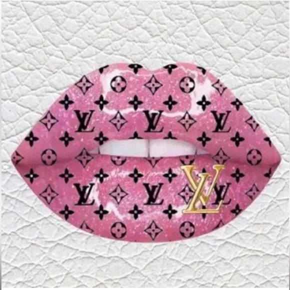 @somanyclosets show listing - Picture 3 of 3